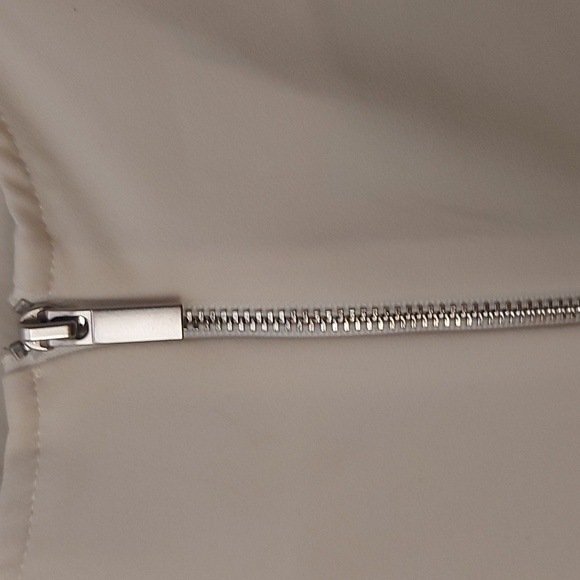 Icone White Dressy Tank Top/Office/ Executive/ Sz M/ NWOT - Picture 4 of 5